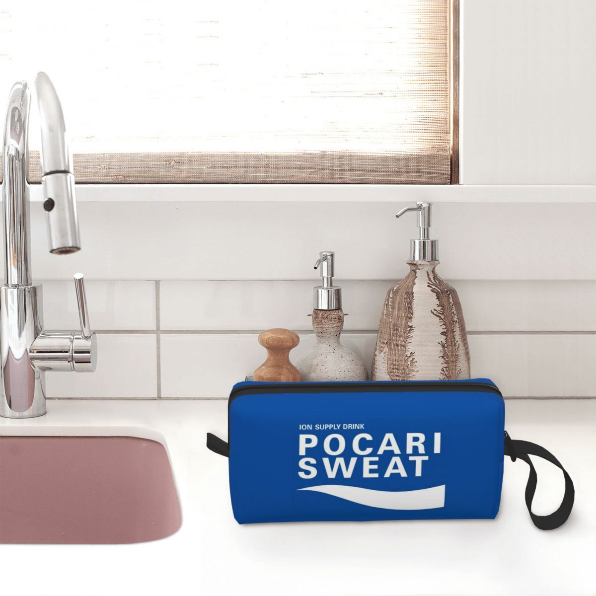 Just Some Pocari Sweat Merch メ - Just Beauty Makeup のレビューと価格