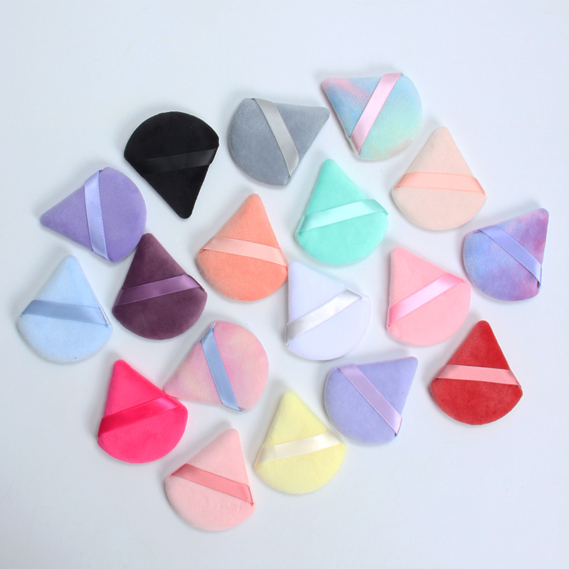2 個の三角形パウダーパフフェイスメイクスポンジソフトベルベ - Beauty Bay Makeup のレビューと価格